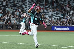 威克展現能力超前轟率桃猿搶勝　享受中職派對氛圍