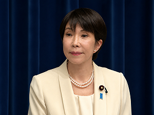 民調狂跌、傳內閣及黨務將改組？  高市早苗：無可否告