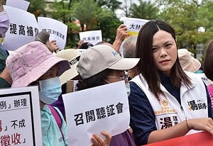 大林蒲遷村引爆藍綠攻防   議員參選人湯茹婷轟黃敬雅：空降還好意思選民代？