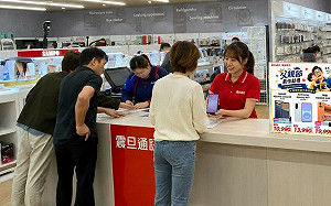 父親節送禮AI手機正夯   通訊商推實價登錄打造安心購機體驗