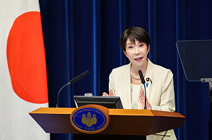 民調狂跌、傳內閣及黨務將改組？  高市早苗：無可否告