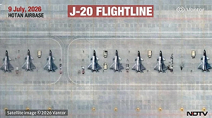 美衛星抓到12架殲-20進駐中印邊境! 新疆、西藏驚見第五代戰機集中部署