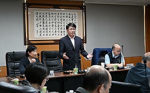 游盈隆訪視台南市選委會  勉勵堅守「十字箴言」地方公職人員選舉
