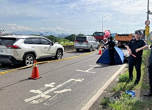 新北土城砂石車右轉撞機車事故 女騎士當場死亡