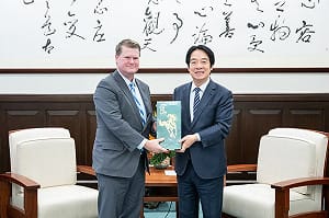 賴清德：感謝薛瑞福說明台灣必須建置屬於自己的無人機體系
