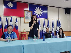 轟賴清德高高在上 鄭麗文再喊下架民進黨