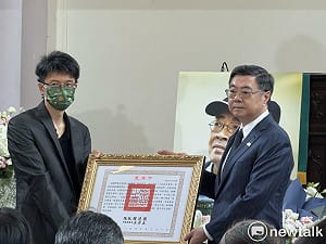 代表總統頒發褒揚令   卓榮泰：林榮基的精神將與台灣同在