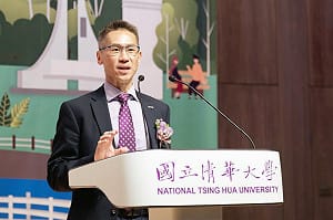 續任投票3天後赴美爭校長挨批「騎驢找馬」　清華大學：未影響校務推動