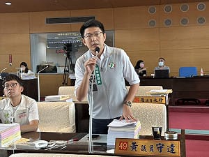 中市自行車道鋪面色塊混淆  黃守達要求市府跨局處盤點統一標線