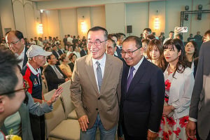 侯友宜檯面上下公開挺 李四川：全力接棒