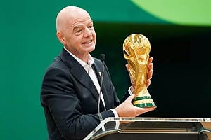 擬出售世足股權引眾怒　英相柏南批FIFA主席不適任