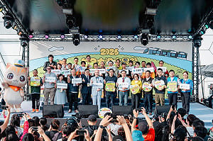 2026台日大港水果祭登場    陳其邁、片山和之為熊本應援送暖