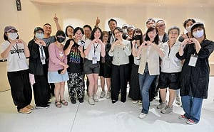 現身《給台灣的情書》特展！蕭美琴吐心聲：收到的每一張連署書都是信任