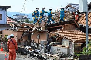 日本熊本強震升至38死！出現首例車內避難「災害關聯死」萬戶斷水恐添中暑風險