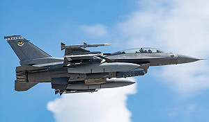 (影) 2枚火烈鳥命中俄軍工廠！烏猛轟戰略設施 F-16戰機整合飛彈成關鍵