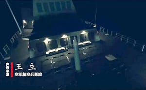 魔鬼藏在細節裡！美軍媒看中國解放軍宣傳片  赫見052D發射鷹擊-20高超音速反艦導彈