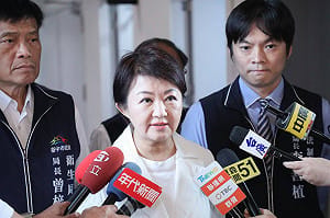 （影）食安爭議盧秀燕再砲轟「內閣整組壞光光」