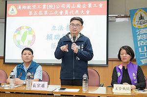批嘴喊挺國防、立院卡無人機法案    賴瑞隆籲柯志恩支持行政院版本