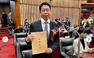 黃紹庭助理費案判刑失格     傳胞弟將代兄出征延續政治香火  