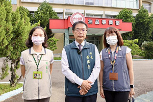 盧秀燕搞烏龍指稱台糖食用油在台南 黃偉哲親視察怒嗆：汽油不能喝啦！