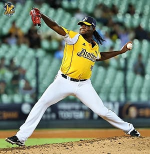 德保拉中職生涯第77勝　超越風神成隊史洋投第1人