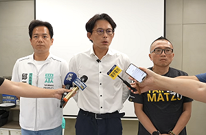 食安辦主任列席20％下架會議　黃國昌：政院別裝　這豈是食藥署長一人決定？