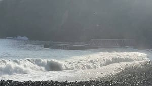 中颱「白海豚」逼近！龜山島沿海掀2米大浪   預警性封島4天至周日