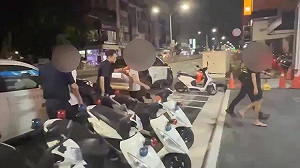 一中商圈出現「棒球隊」群毆！3萬債引糾紛 警3小時逮6人