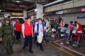 屏東城鎮韌性演習 張惇涵視察醫療降載地下化、第三類急救站開設