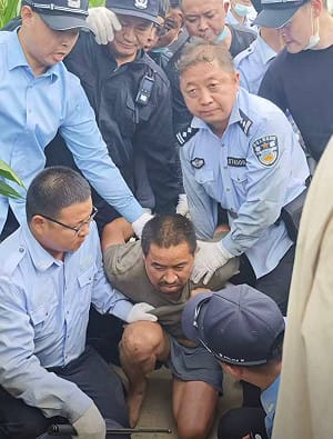 (影) 河南驚傳血案！報復黑幫嫌犯躲玉米田9天 傳「再砍2人」後被捕