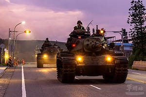 漢光演習夜間反特攻！M60A3戰車機動馳援彈藥庫