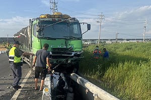 台南大貨車駕駛疑毒駕　與自小客對撞釀1死