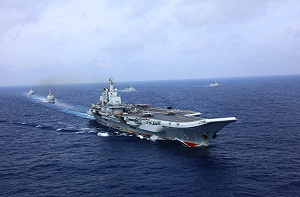 中國航母碼頭「全家福」! 3艘萬噸大驅排開同框 解放軍亮出遠海打擊群