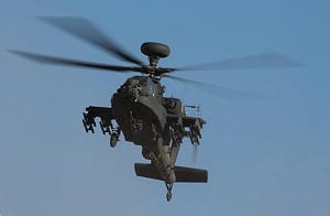 美軍阿帕契直升機德州墜毀! 機上人兩死亡 當局投阻燃劑 居民緊急疏散