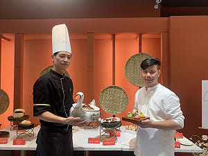 拜師「新加坡廚界教父」    亞洲國際廚神高雄開人氣餐廳
