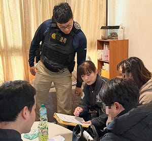涉裝病詐保逾2千萬元  女子及親友共15人遭訴