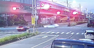 疑毒駕撞死騎士後竟找人頂罪！傳黑道千金釀1死1重傷