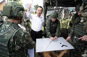 顧立雄視導漢光42號演習 肯定常後整合提升防衛戰力