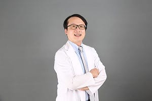 跨域結合生命科學與AI  東海博士醫士鄭諭聰挑戰心血管重症極限