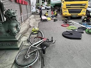 南投單車翁遭右轉大車輾死　目擊者提醒注意死角