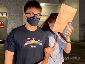 屏東議員宋麗華涉詐欺案　深夜交保獲釋不發一語