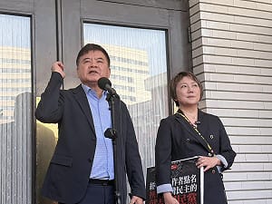 立院今將處理藍白公投  民進黨團轟怠惰：脫褲子讓民眾鞭打立委屁股  