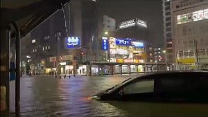 日本千葉破紀錄豪雨4死  成田機場約7000人夜宿航廈