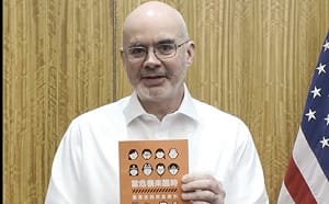 AIT緊急避難包大公開！小橘書、「美國快樂水」全入袋