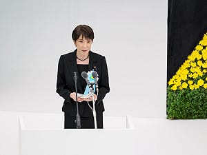 日防衛大臣赴靖國神社參拜、高市早苗繳祭祀費  中國罵人了...