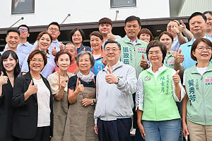 與賴、卓同框獨漏鄭麗文  藍營基層質疑王惠美「保持距離」