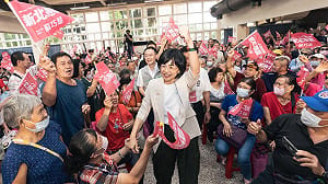 新北林姓宗親為蘇巧慧成立後援會  一曲「粉紅超跑」點燃全場熱情