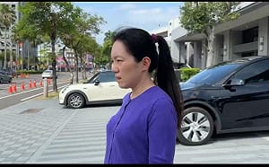 趙建銘現身診所！面對媒體包圍全程不發一語 趙選擇低調看診