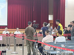 快訊》社子島自救會赴會議現場抗議爆衝突   時力謝閔弘遭驅離受傷