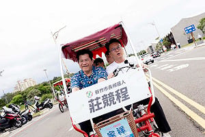 與莊競程走訪新竹 林佳龍：高科技城市需要專業的新市長